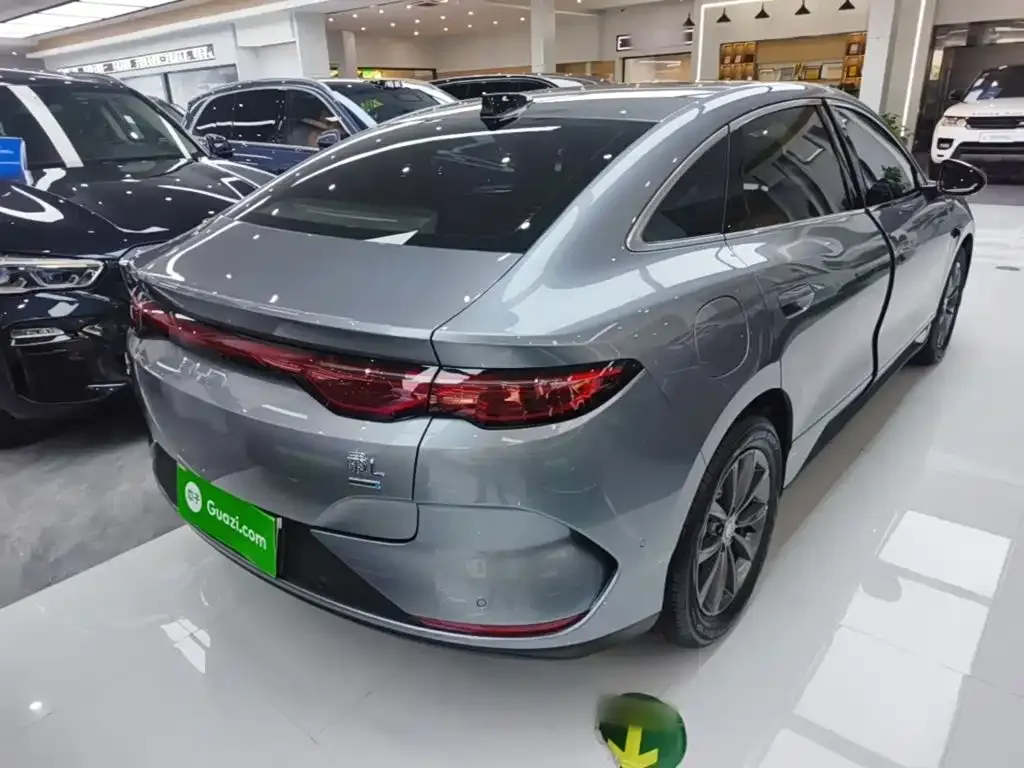 BYD Qin L — фото 8