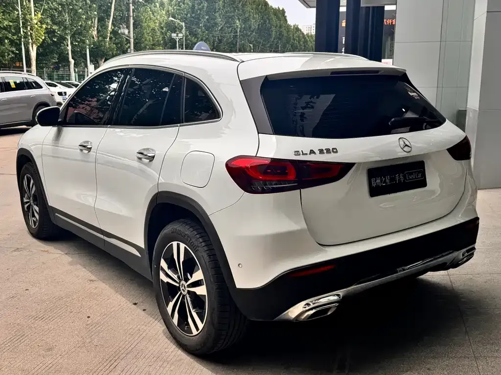 Mercedes-Benz GLA — фото 8
