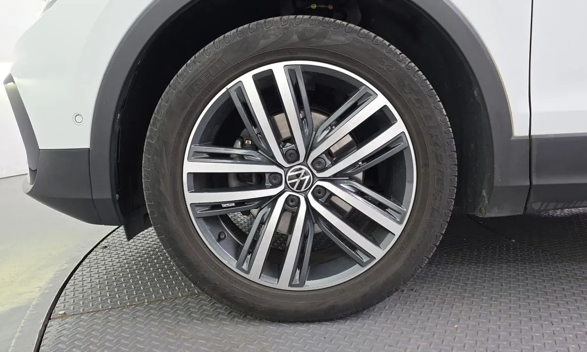 Volkswagen Tiguan — фото 9