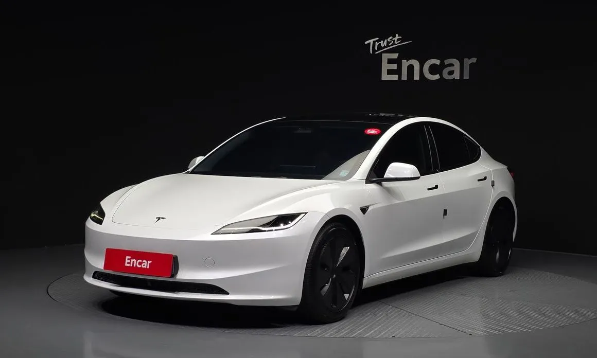 Tesla Model 3 — фото 1