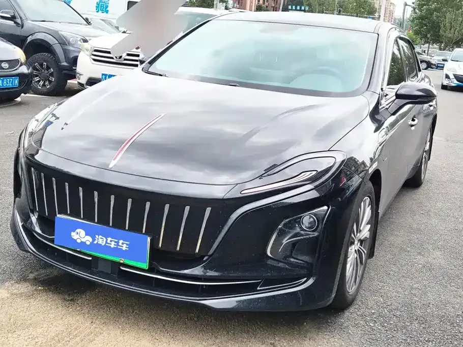 Hongqi E-QM5 — фото 1