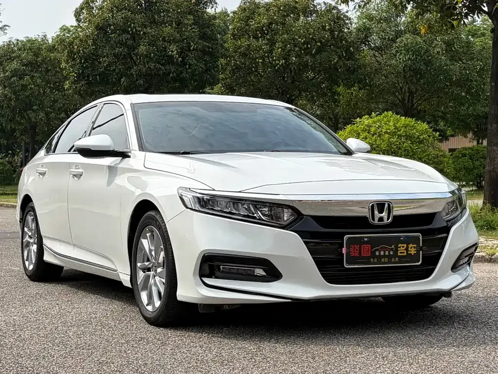 Honda Accord — фото 8