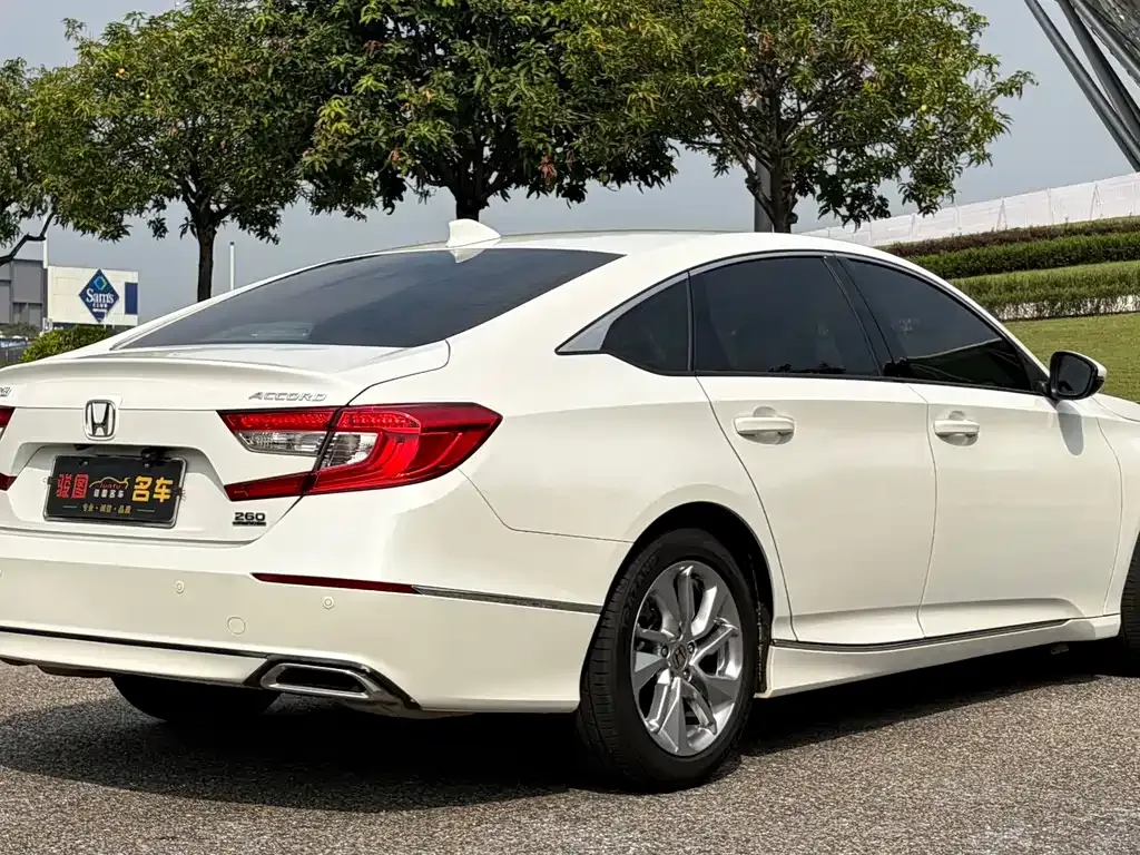 Honda Accord — фото 5