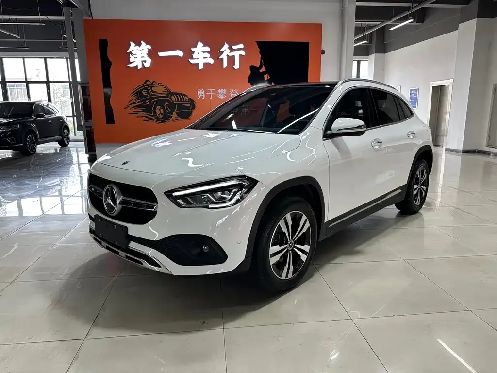 Mercedes-Benz GLA — фото 1