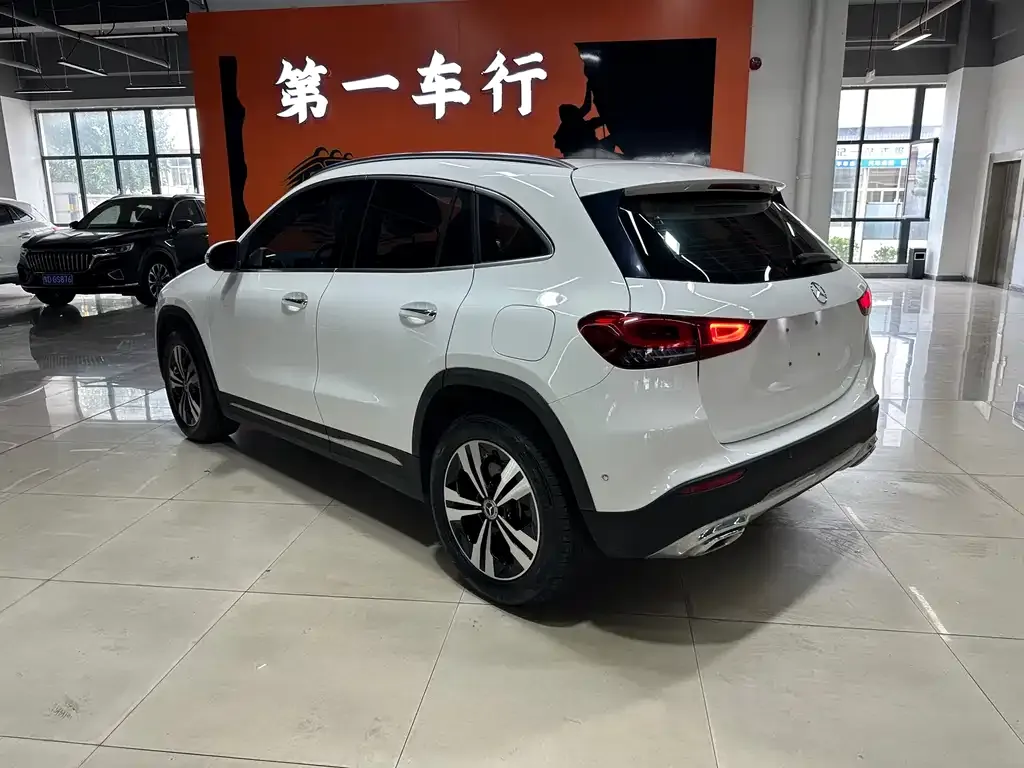 Mercedes-Benz GLA — фото 10