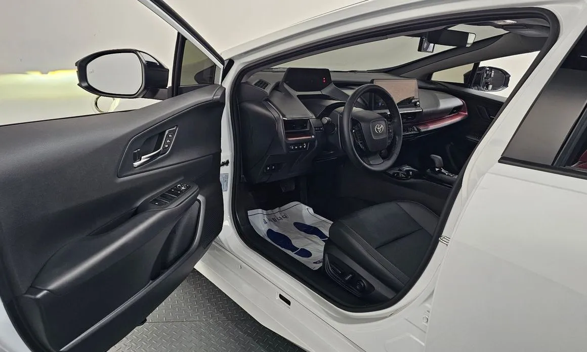 Toyota Prius — фото 6