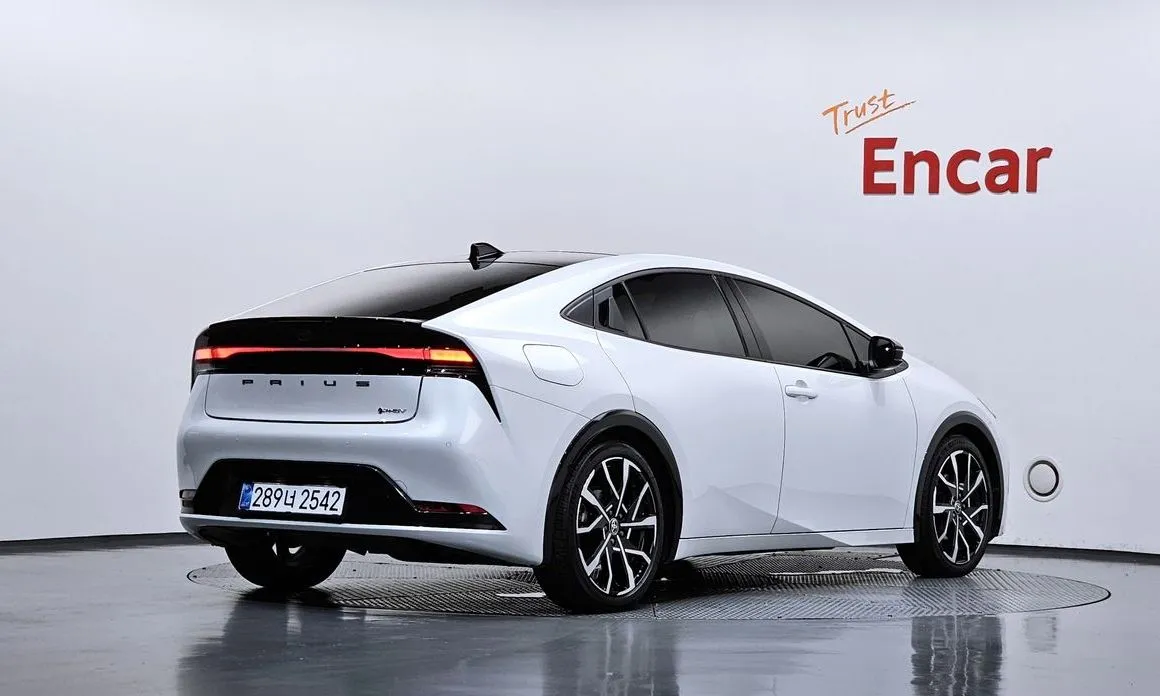 Toyota Prius — фото 3