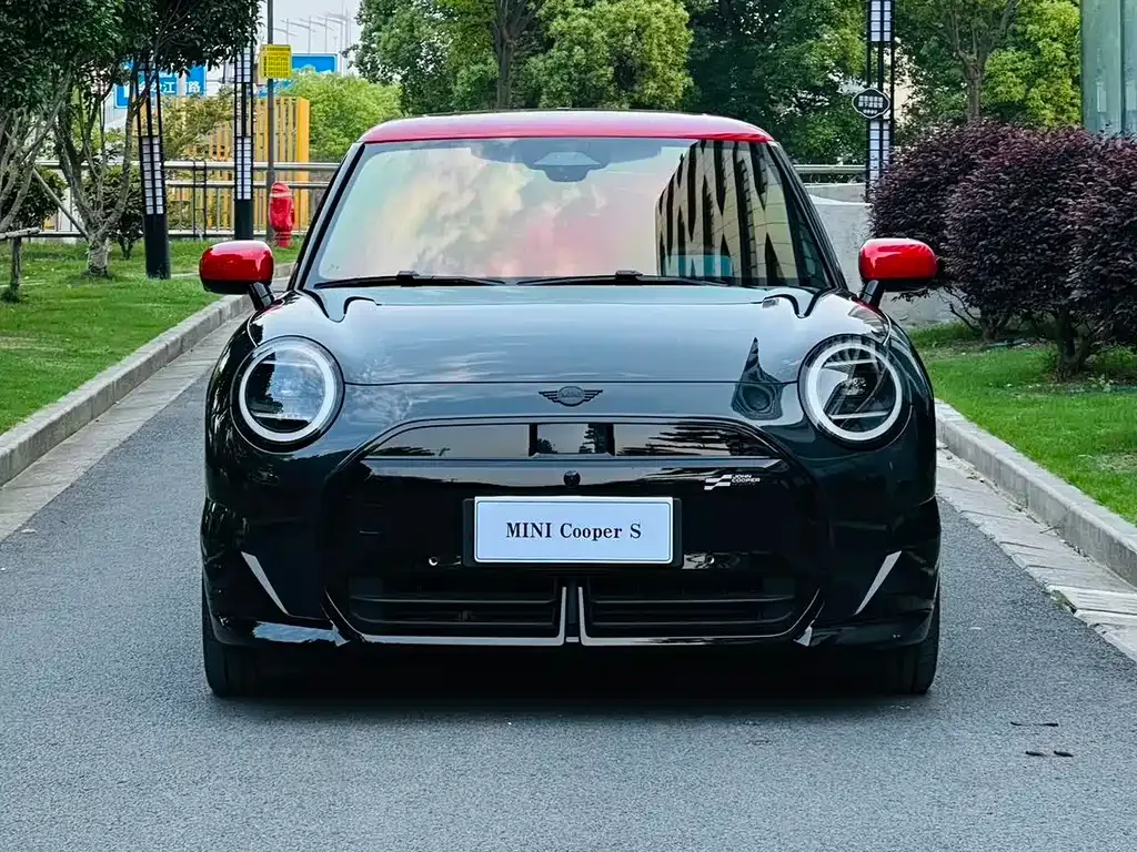 MINI Cooper EV — фото 2
