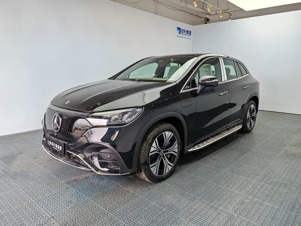 Mercedes-Benz EQE SUV — фото 1