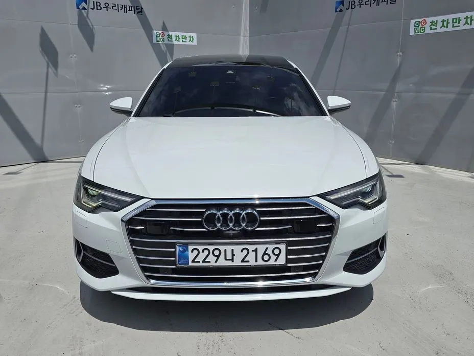 Audi A6 — фото 1