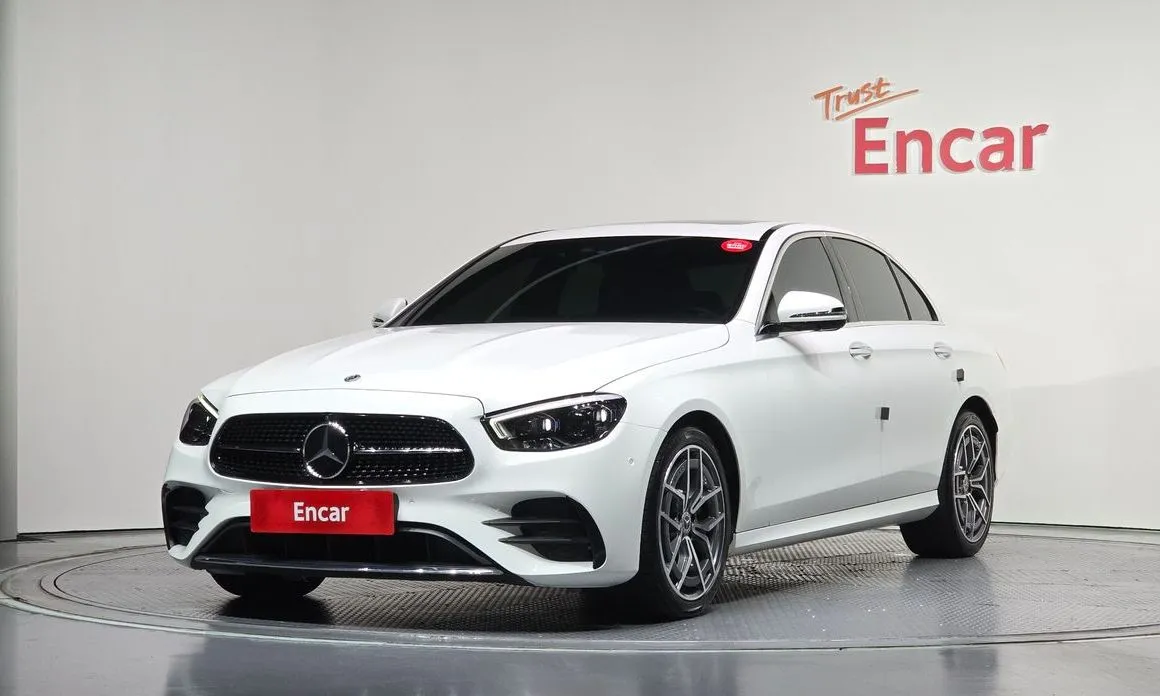 Mercedes-Benz E-Class — фото 1