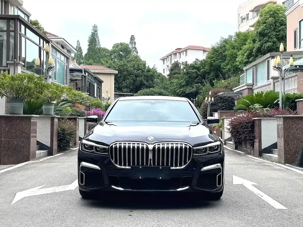 BMW 7 Series — фото 5