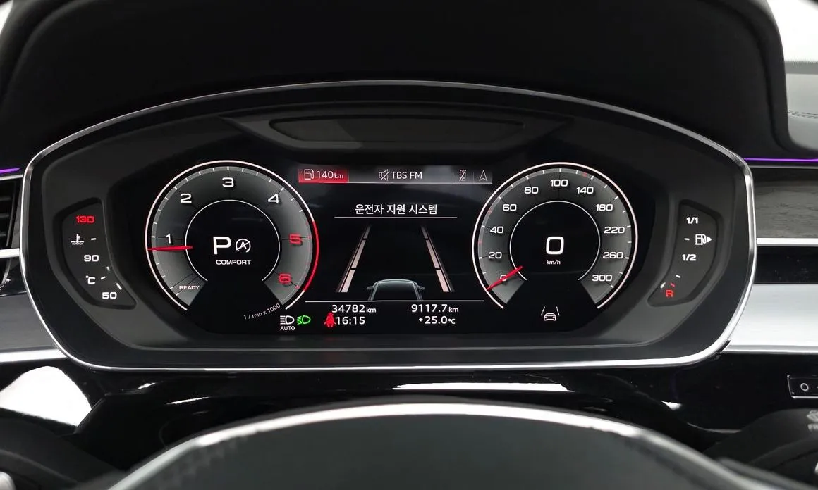 Audi A8 — фото 3