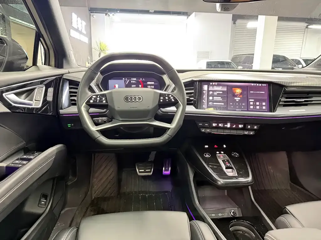 Audi Q4 e-tron — фото 2