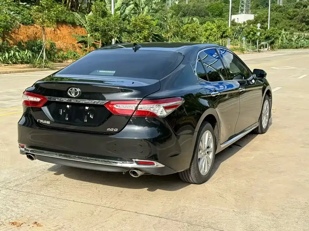 Toyota Camry — фото 4