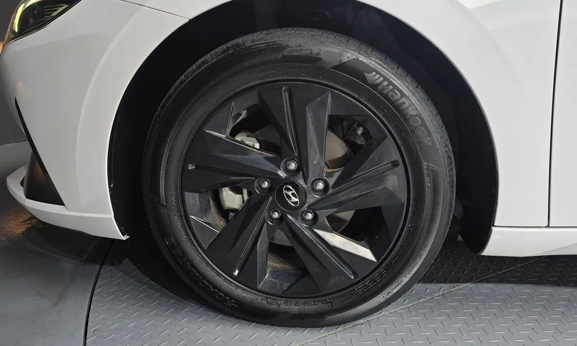 Hyundai AVANTE — фото 2