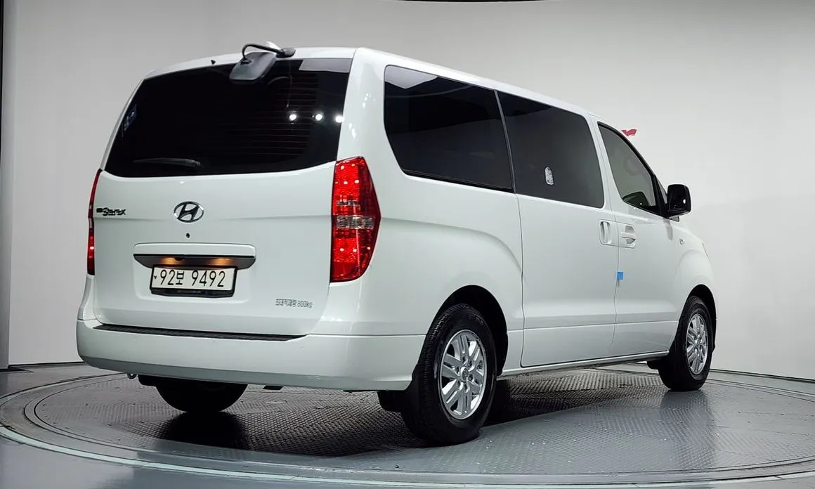 Hyundai Starex — фото 10