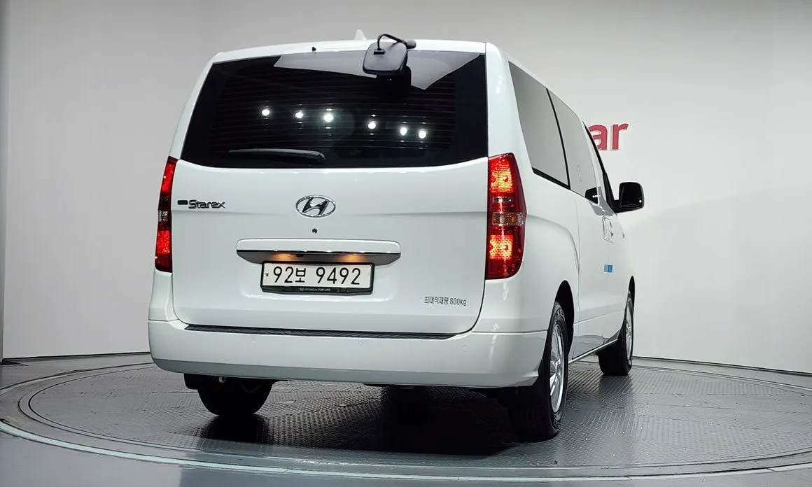 Hyundai Starex — фото 2