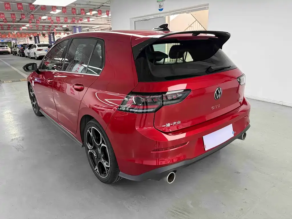 Volkswagen Golf GTI — фото 9