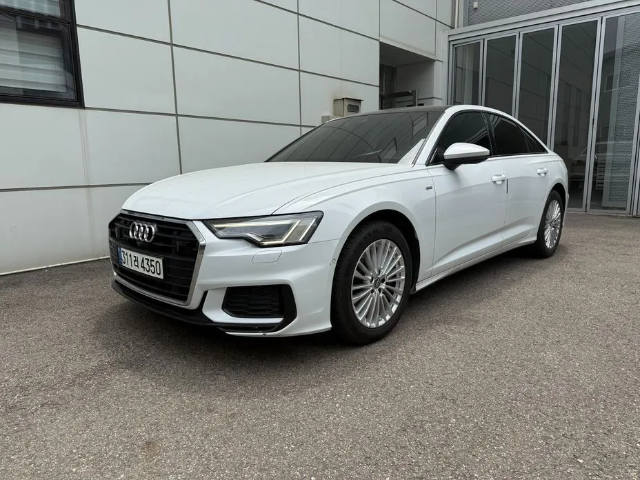 Audi A6 — фото 1