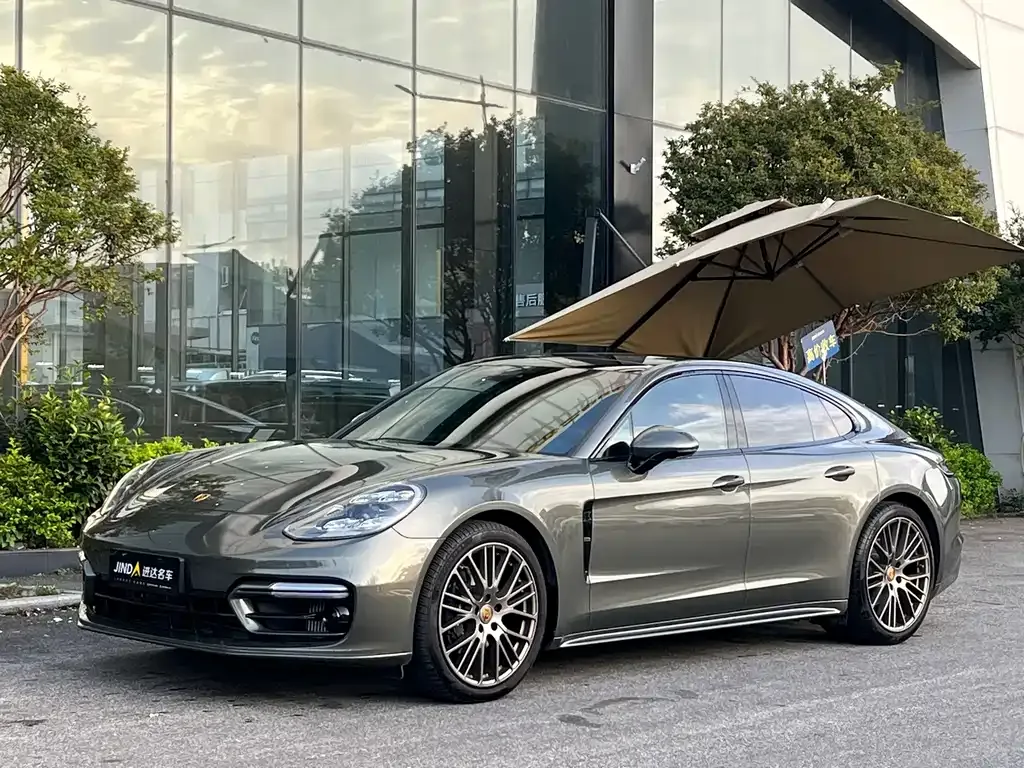Porsche Panamera — фото 1