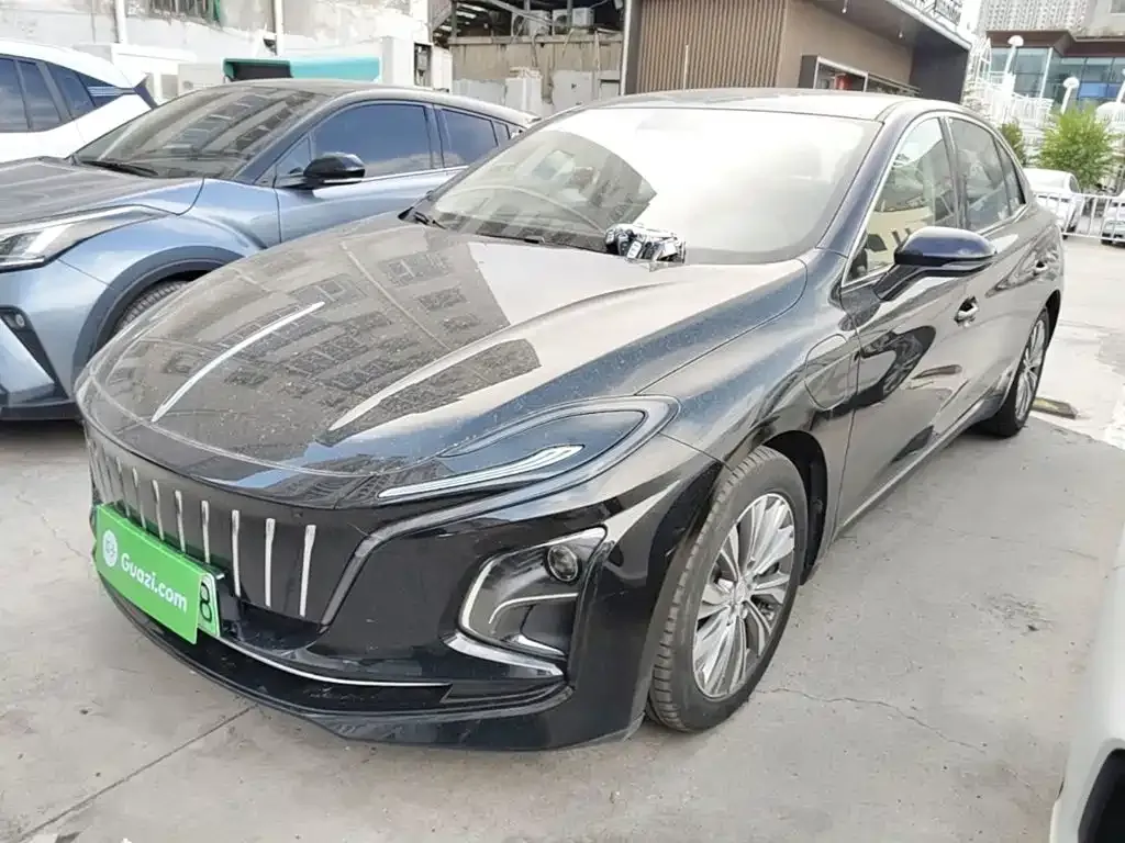 Hongqi E-QM5 — фото 1