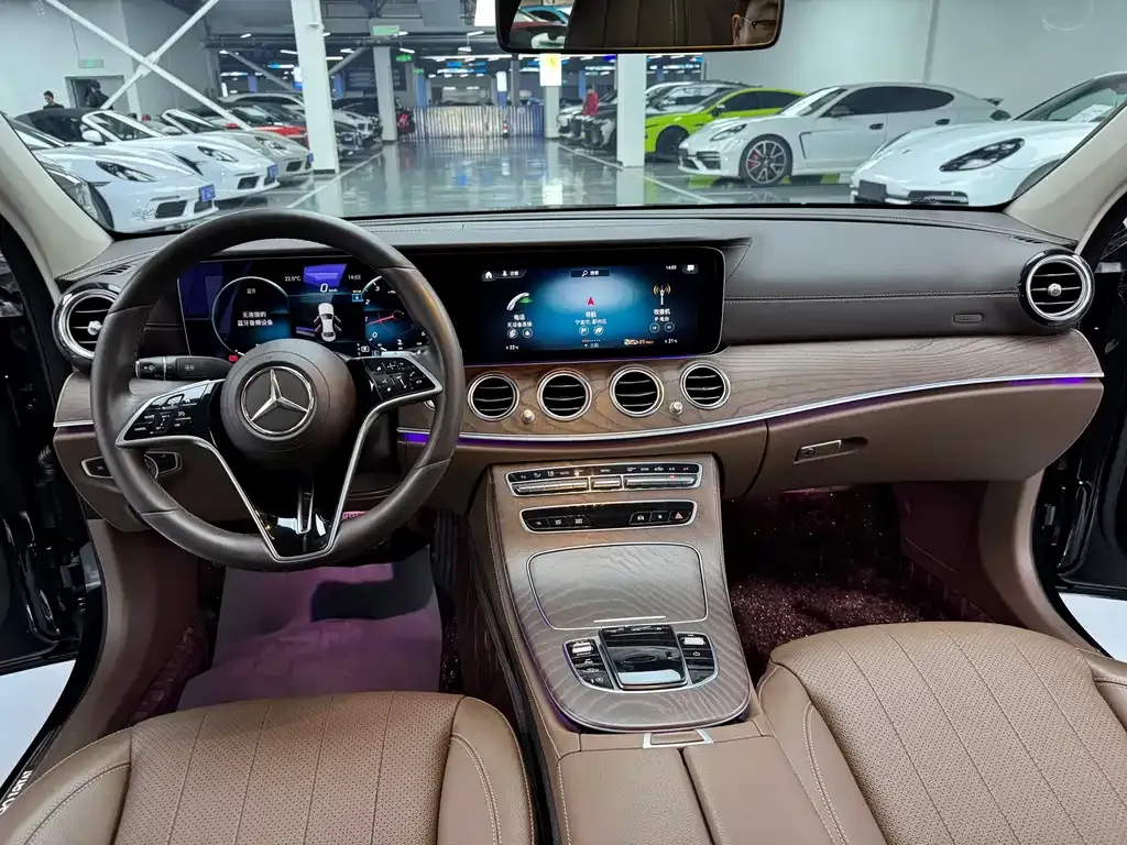 Mercedes-Benz E-Class — фото 8