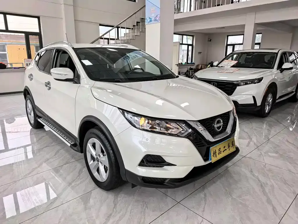 Nissan Qashqai — фото 1