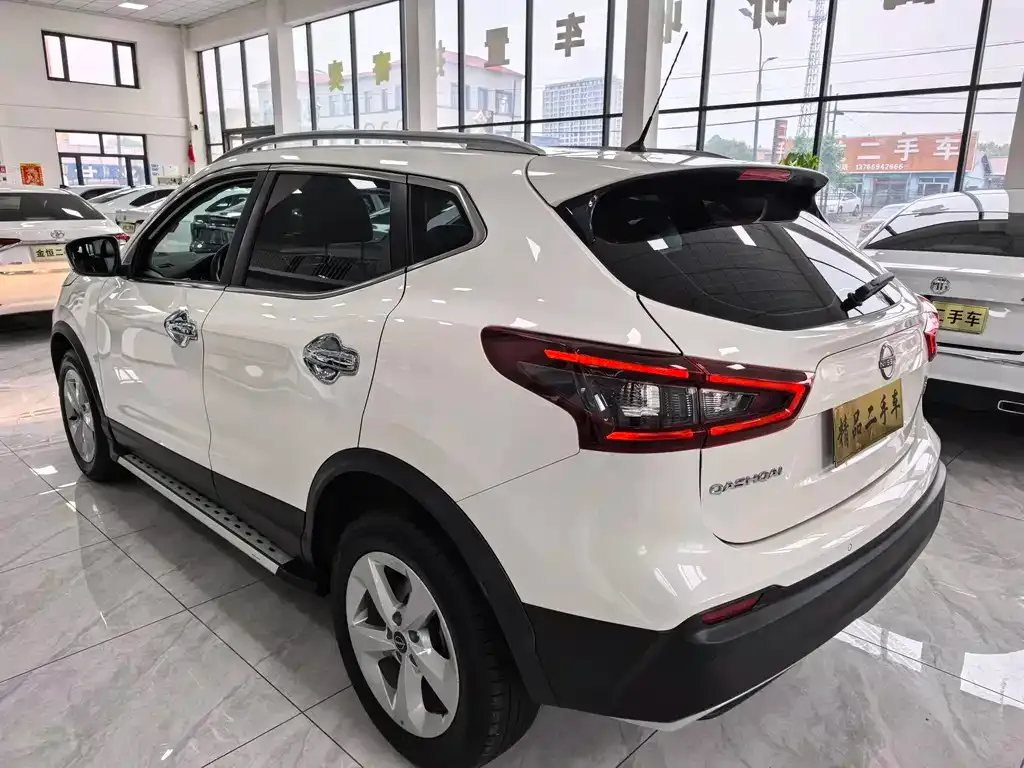 Nissan Qashqai — фото 10