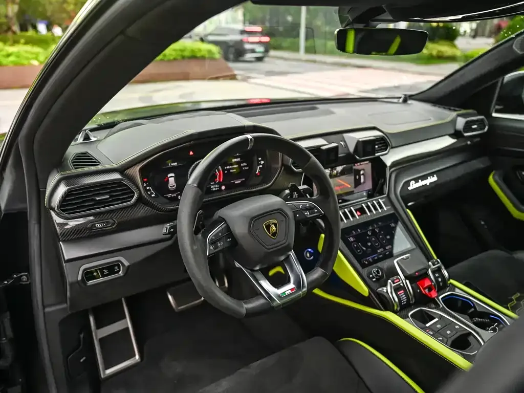 Lamborghini Urus — фото 3