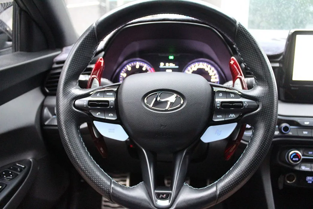 Hyundai Veloster — фото 2