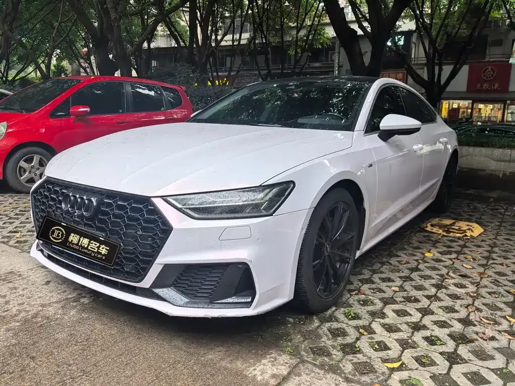 Audi A7 — фото 1