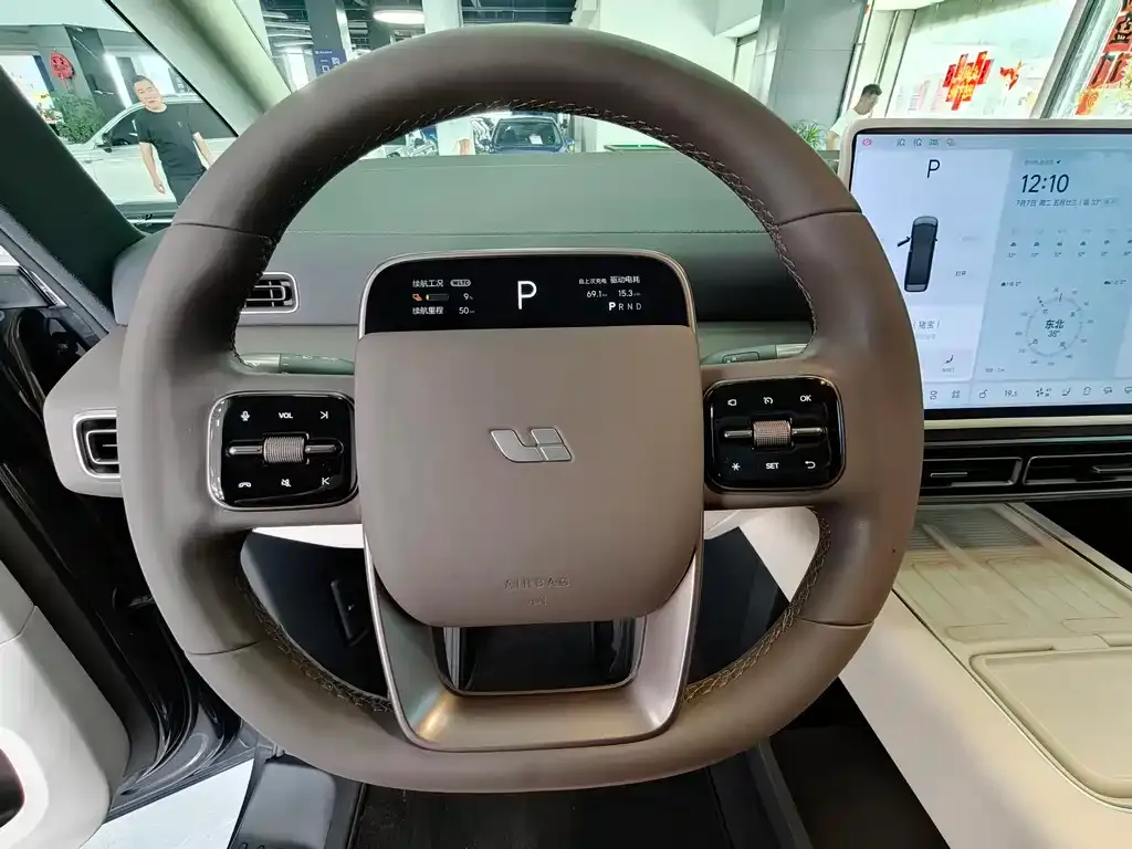 Li Auto MEGA — фото 4