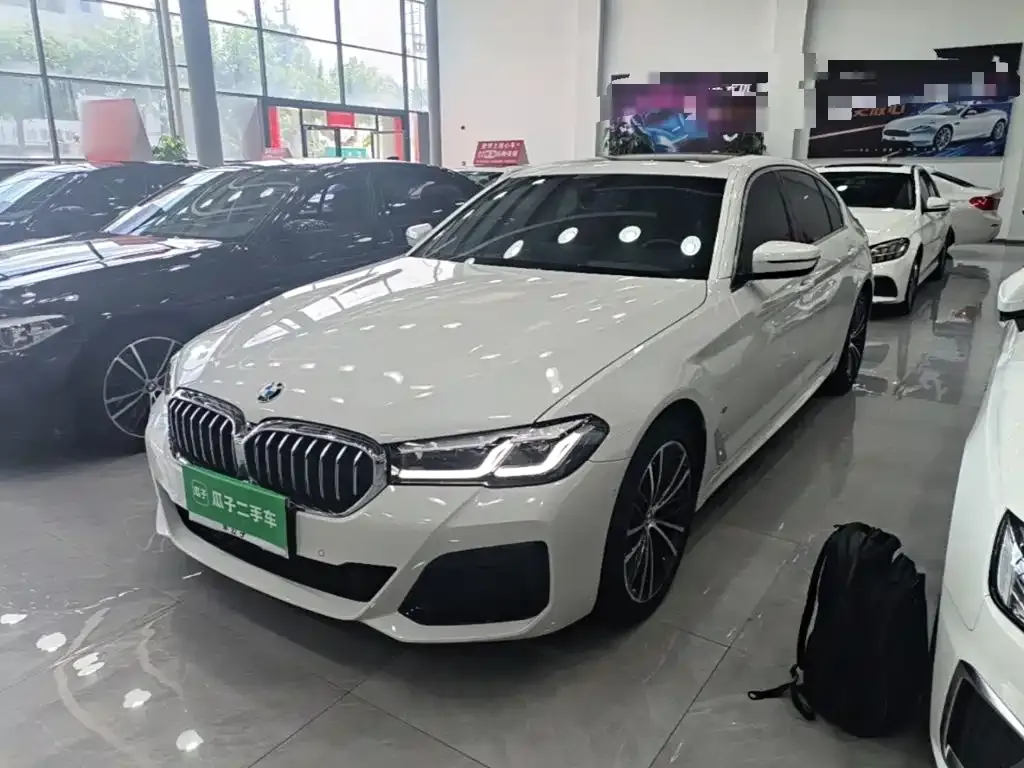 BMW 5 Series — фото 1