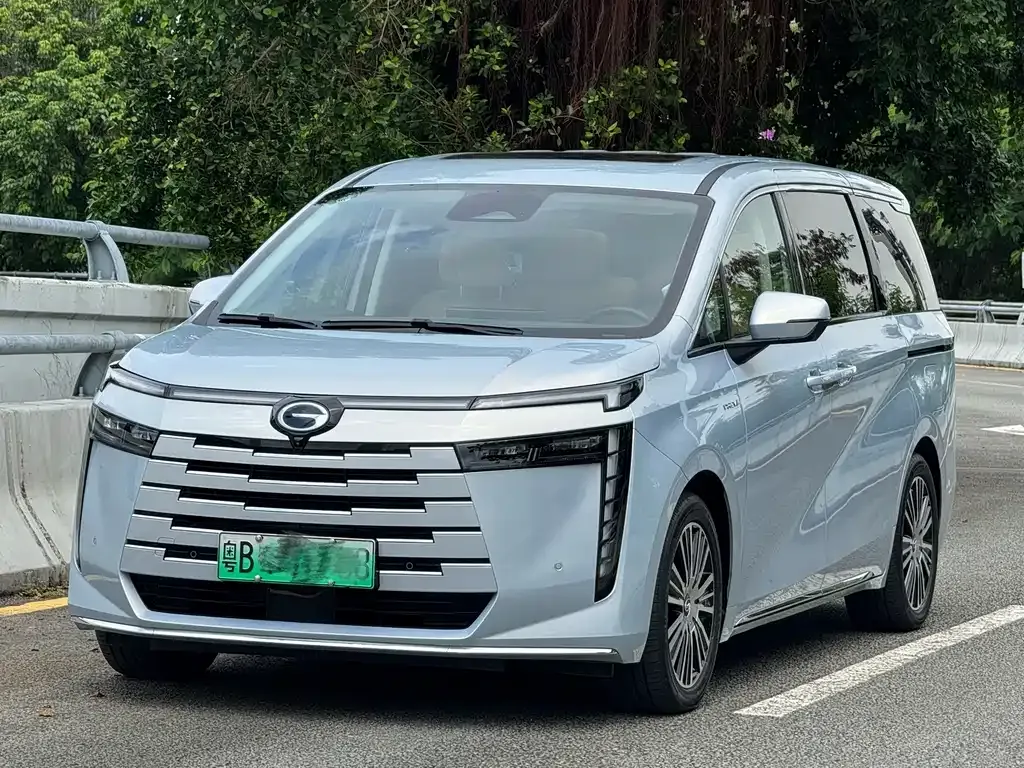 GAC Motor 传祺E8 PHEV — фото 1