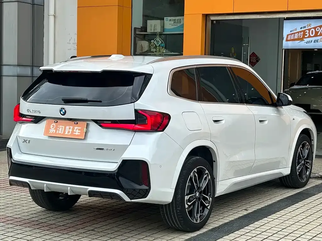 BMW X1 — фото 5