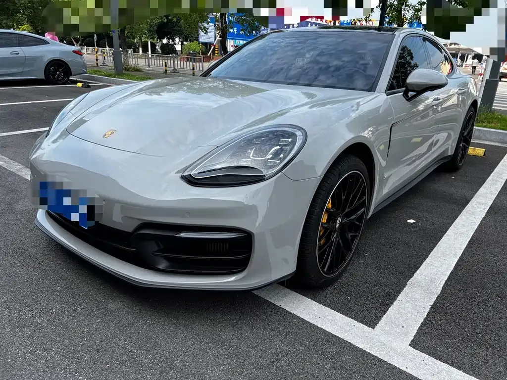 Porsche Panamera — фото 1
