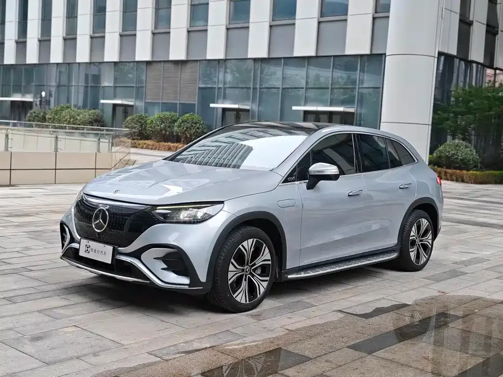 Mercedes-Benz EQE SUV — фото 1