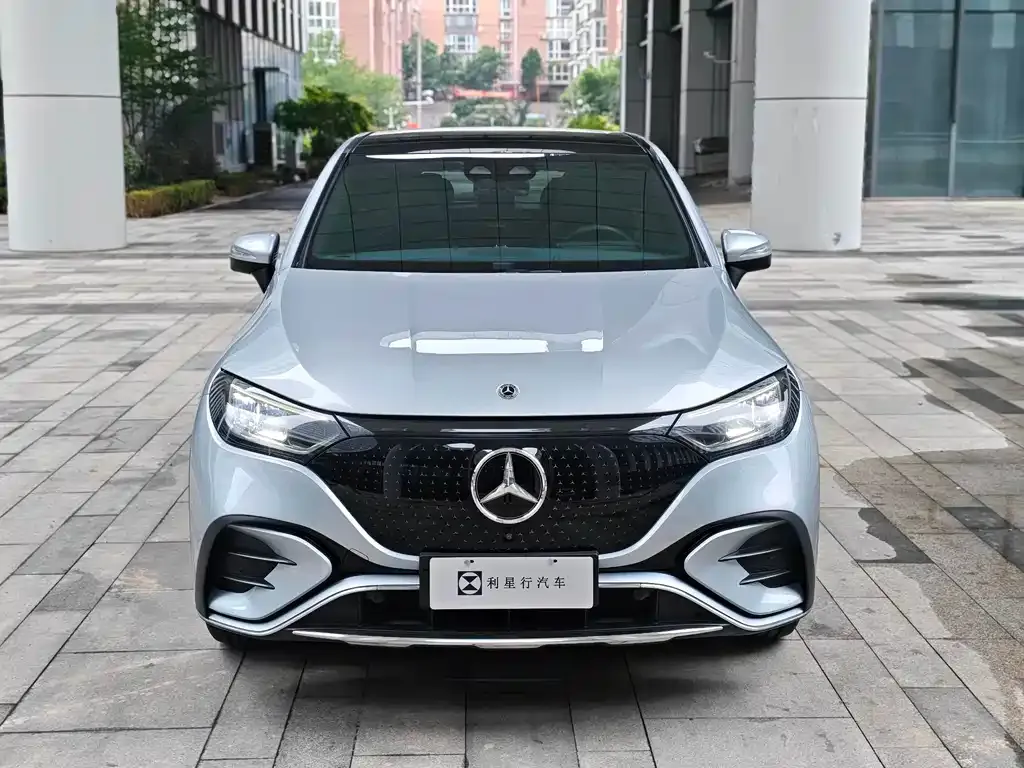 Mercedes-Benz EQE SUV — фото 4