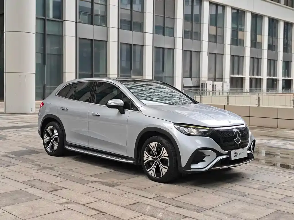 Mercedes-Benz EQE SUV — фото 7