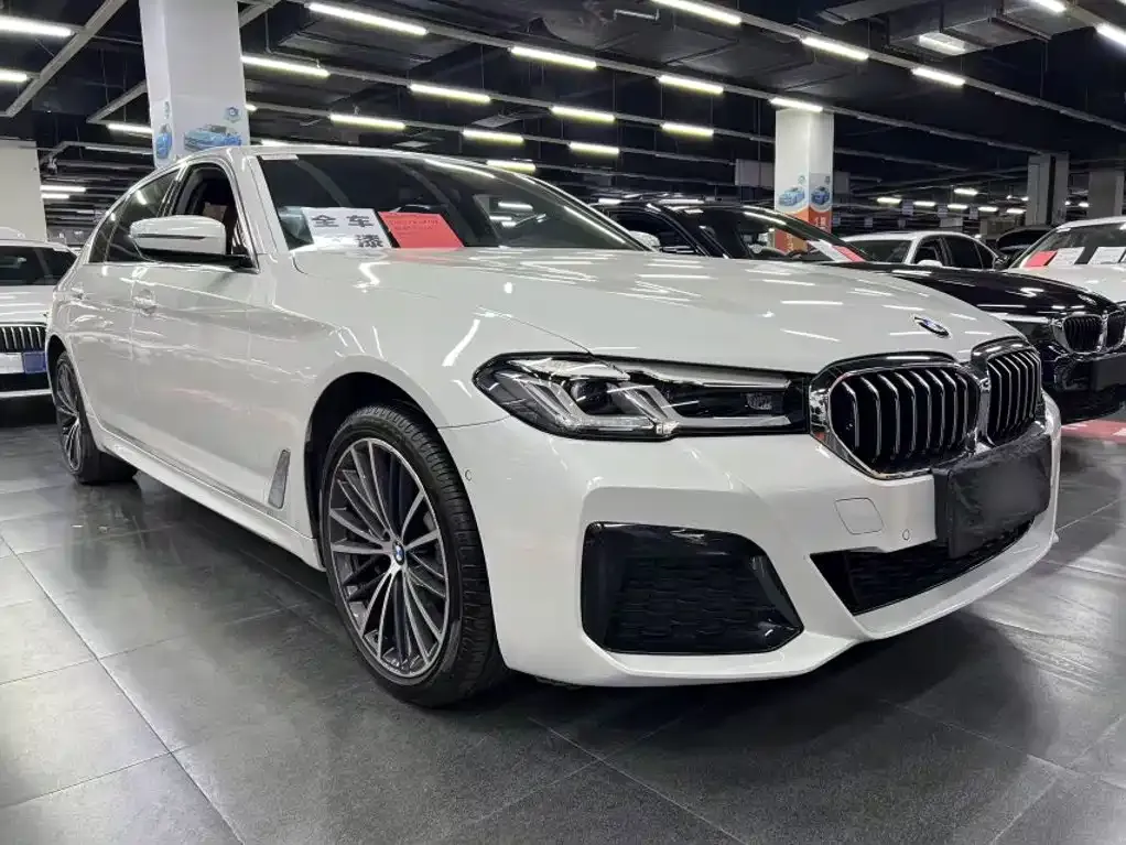 BMW 5 Series — фото 1