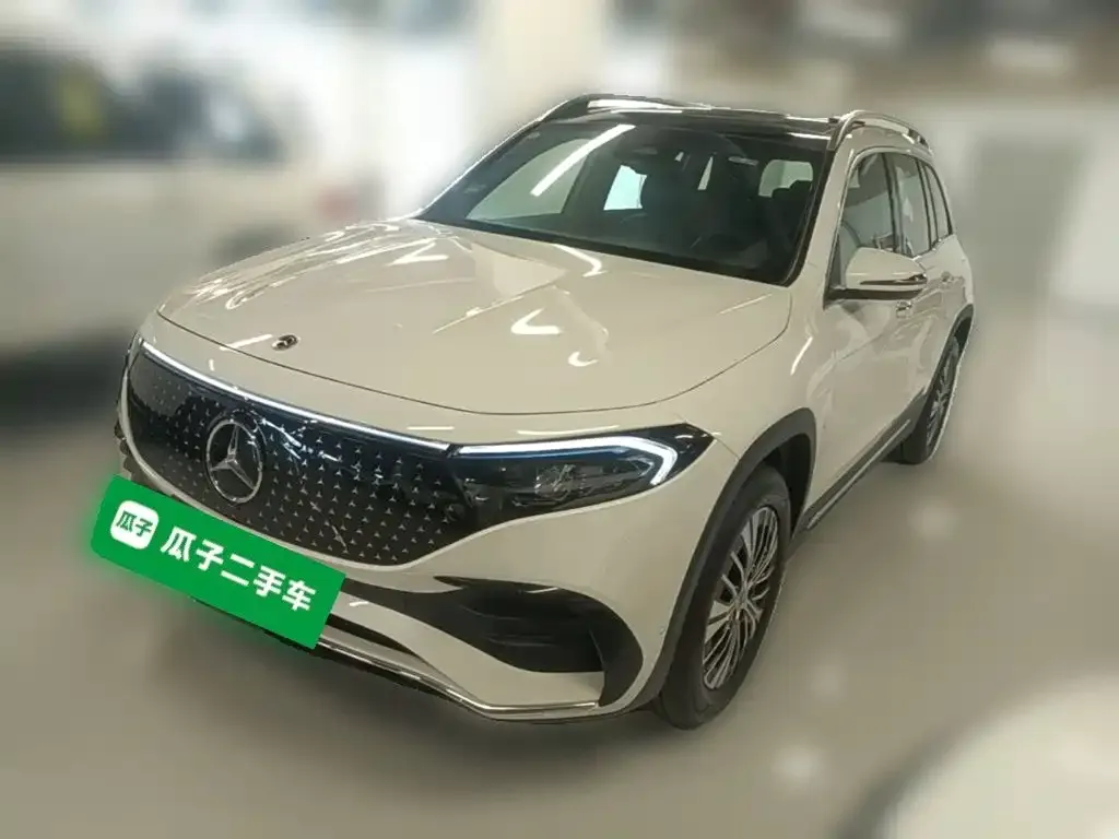 Mercedes-Benz EQB — фото 1