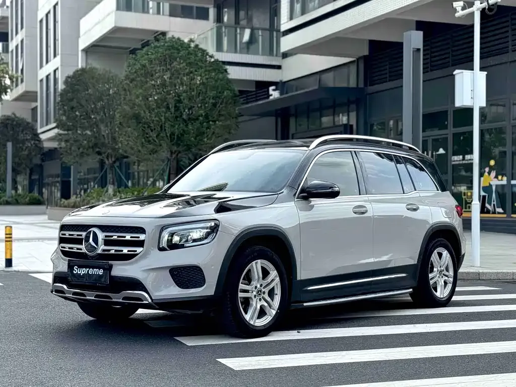 Mercedes-Benz GLB — фото 1