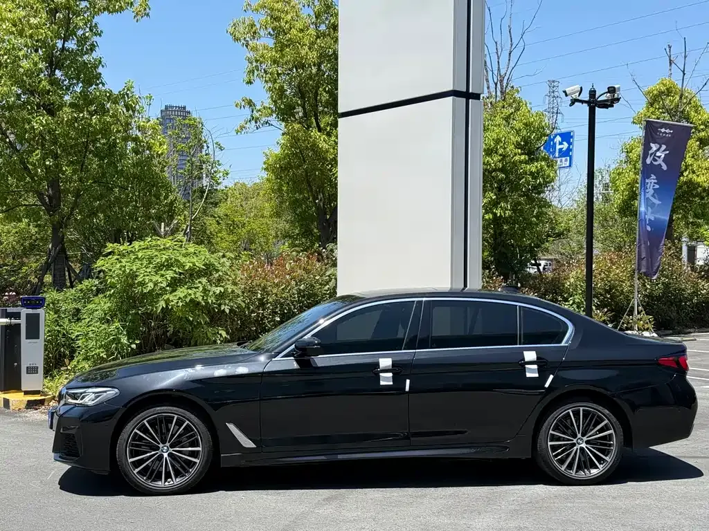 BMW 5 Series — фото 5