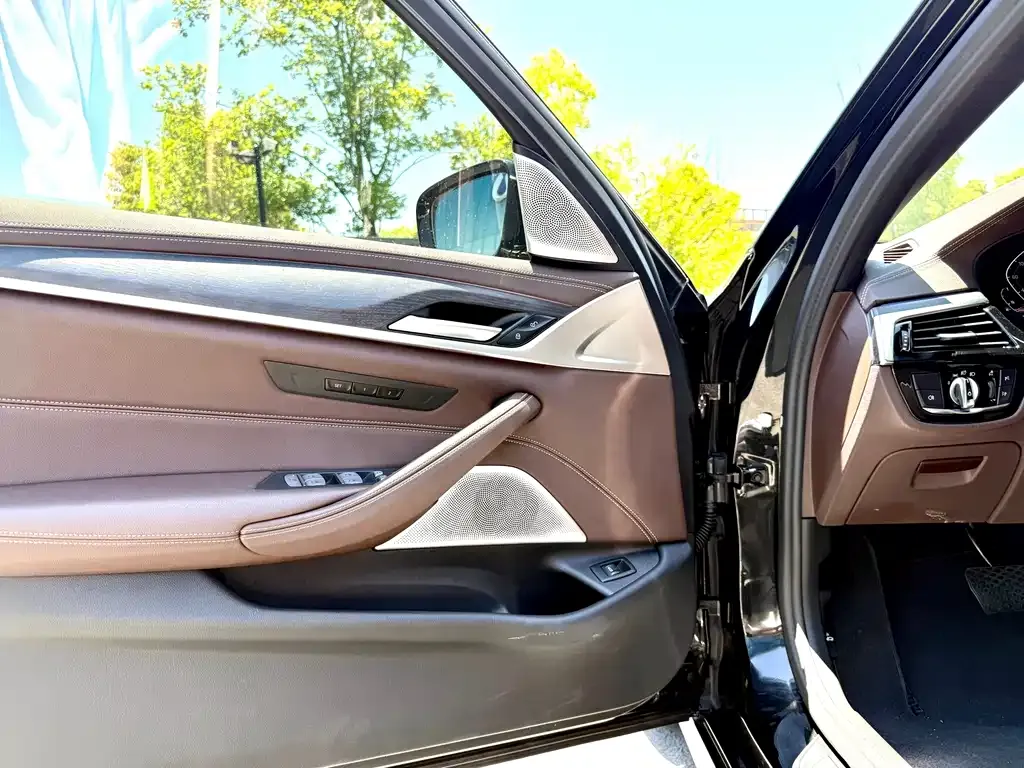 BMW 5 Series — фото 2