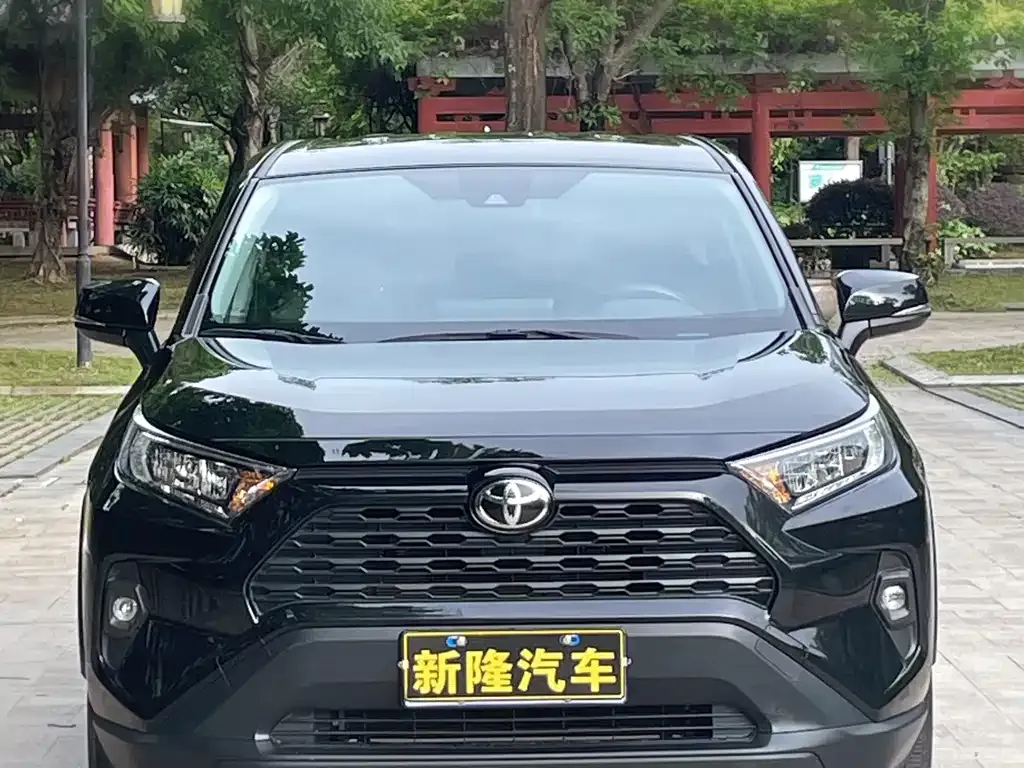 Toyota RAV4 — фото 2