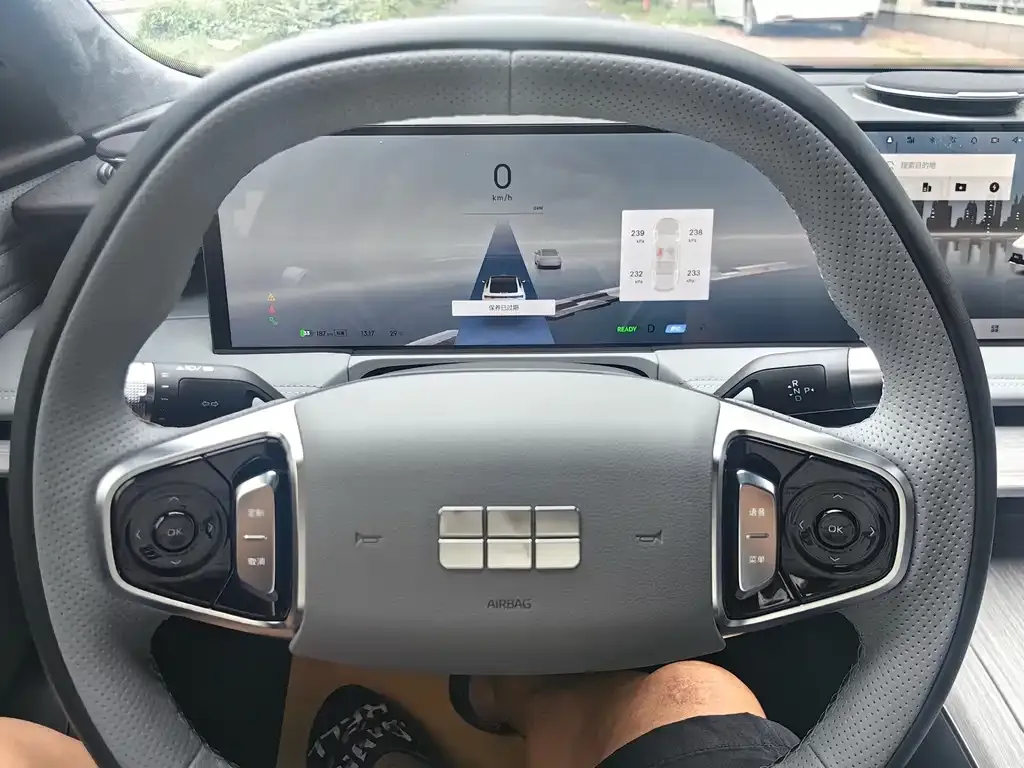 Geely Galaxy E8 — фото 2