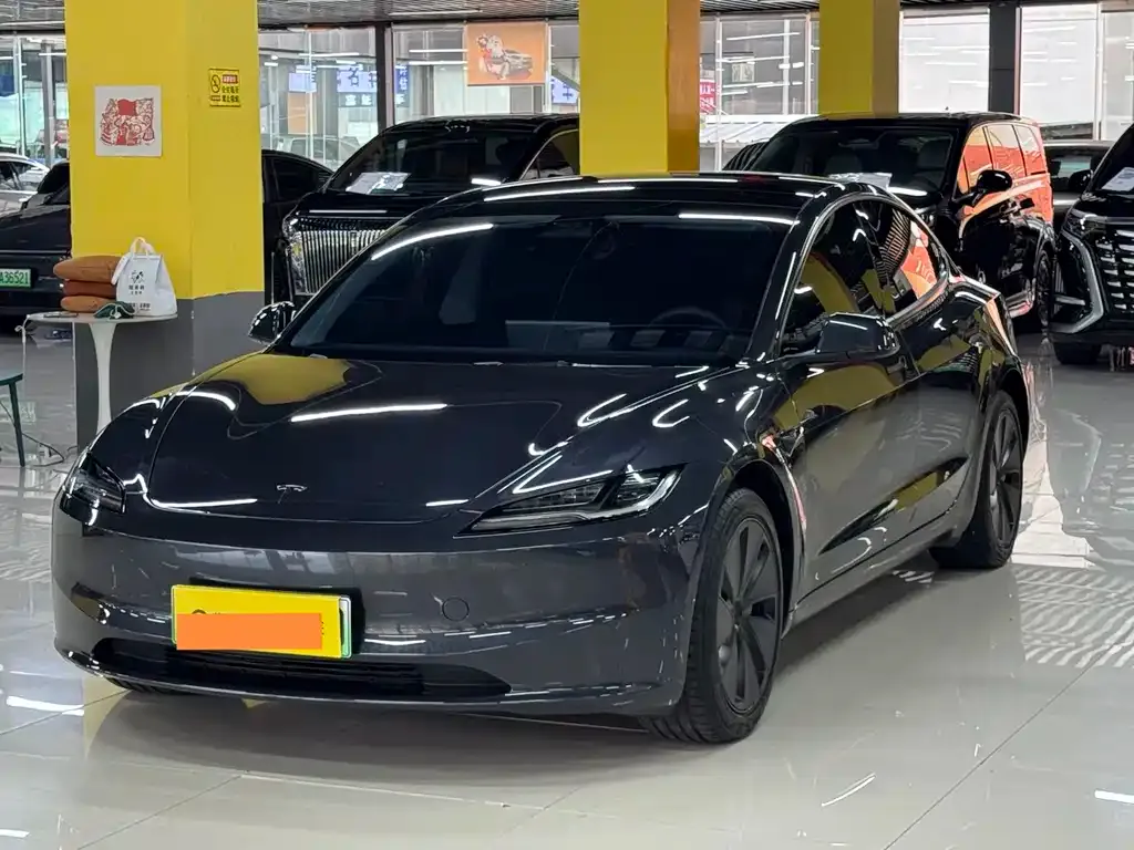 Tesla Model 3 — фото 1