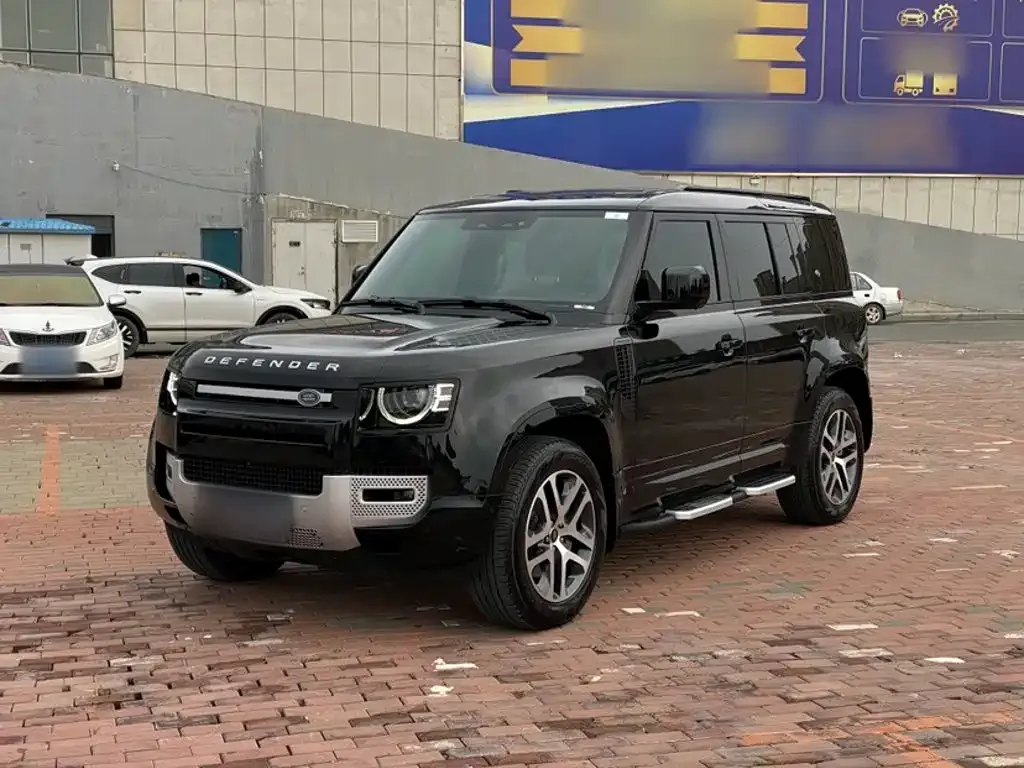 Land Rover Defender — фото 1