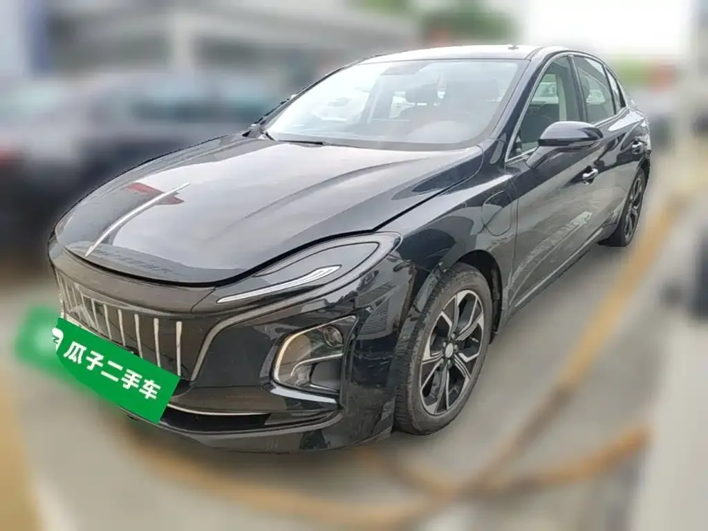 Hongqi E-QM5 — фото 1
